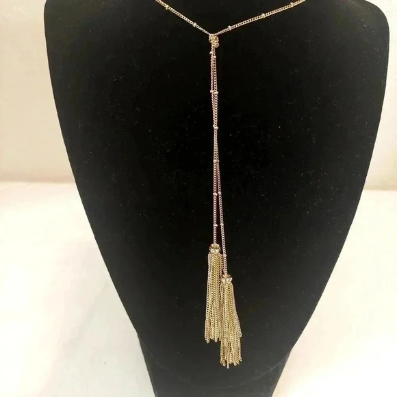 Gold tone Lariat style necklace with 2 tassels 16" drop & 21" including tassels - Picture 2 of 6